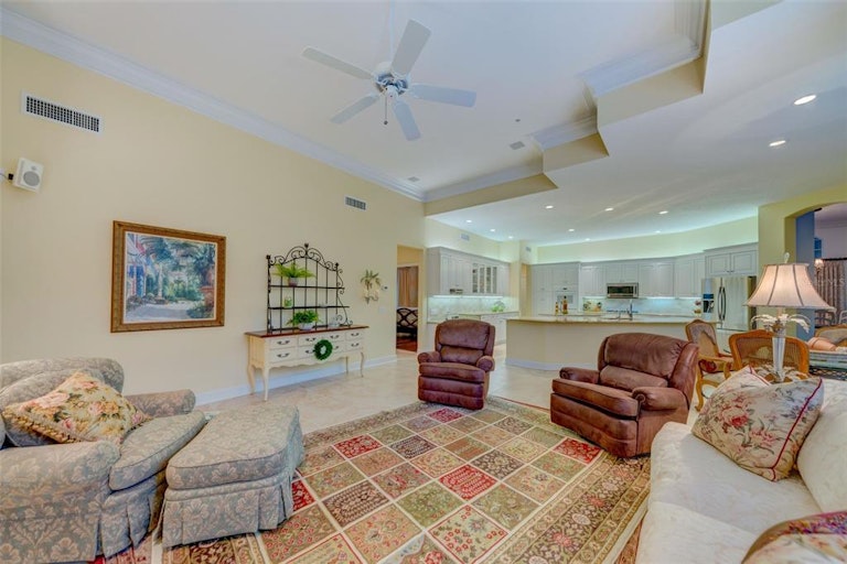 Photo 21 of 54 - 2107 Pinnacle Cir S, Palm Harbor, FL 34684