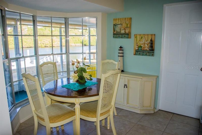 Photo 9 of 21 - 500 Sandlor Dr, Englewood, FL 34223