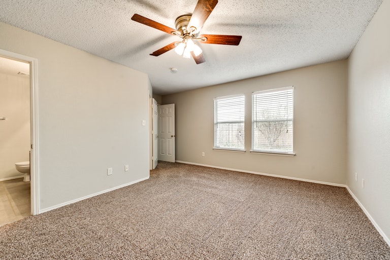 Photo 18 of 27 - 1018 Halifax Ln, Forney, TX 75126