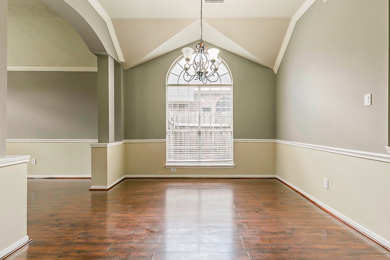 Photo 17 of 30 - 1611 Glacier Blue Dr, Fresno, TX 77545