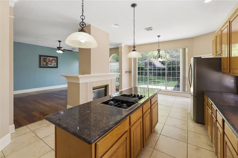 Photo 8 of 37 - 811 Whitby Ct, Sugar Land, TX 77479