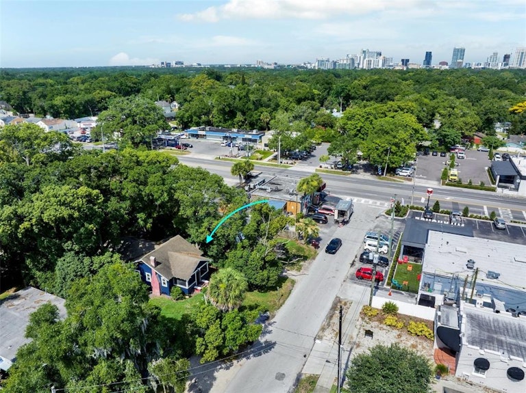 Photo 3 of 26 - 2422 E Jefferson St, Orlando, FL 32803