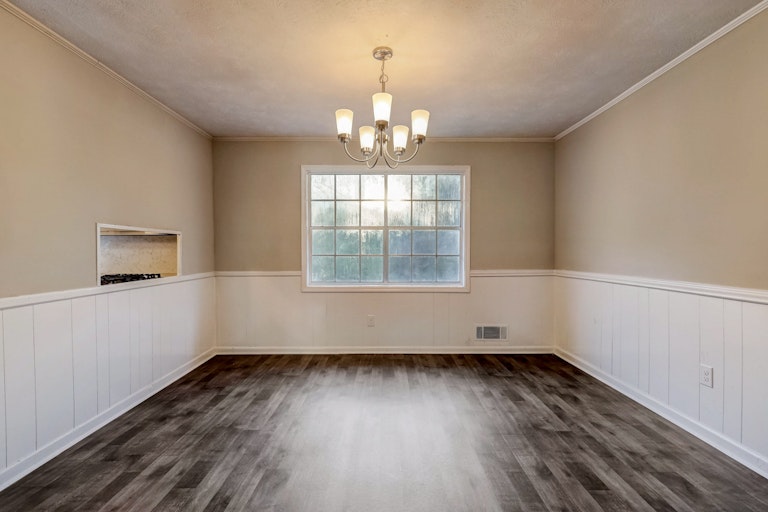 Photo 13 of 28 - 1518 Tanglewood Way NW, Conyers, GA 30012
