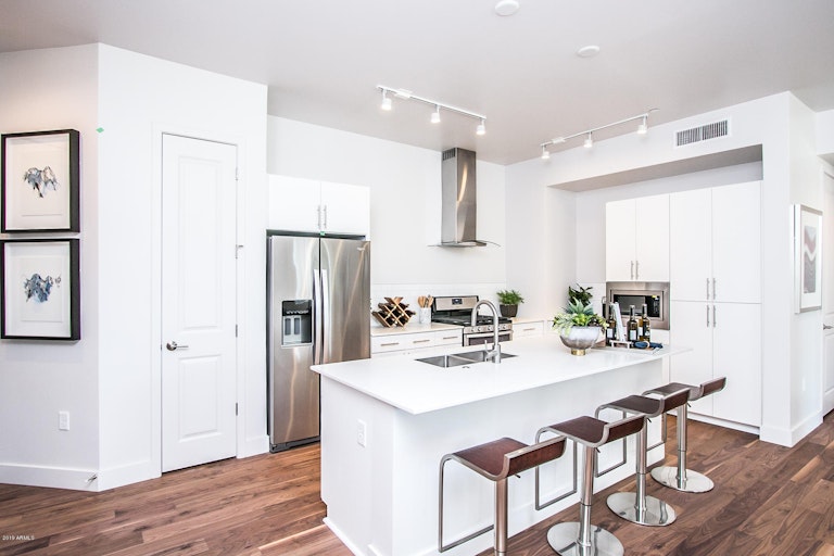 Photo 5 of 48 - 3131 N Central Ave #5012, Phoenix, AZ 85012