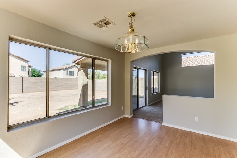 Photo 16 of 31 - 7010 W Aire Libre Ave, Peoria, AZ 85382