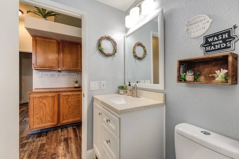 Photo 29 of 40 - 8372 Vintage Park Dr, Sacramento, CA 95828