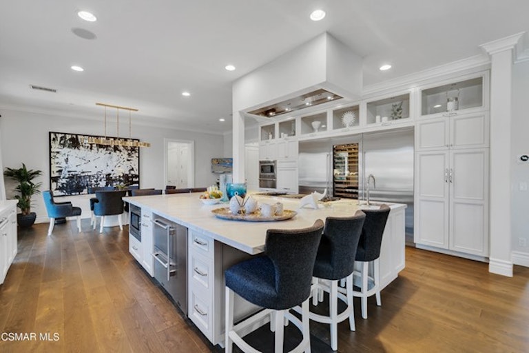 Photo 18 of 80 - 208 W Stafford Rd, Thousand Oaks, CA 91361