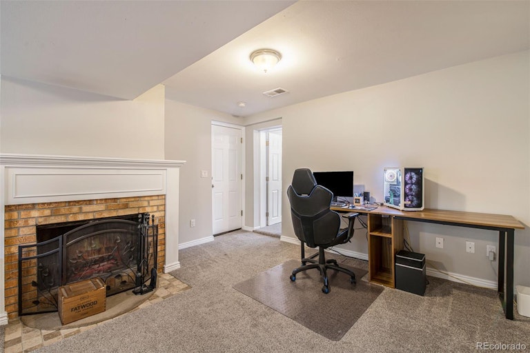 Photo 16 of 19 - 337 S Tucson Way, Aurora, CO 80012