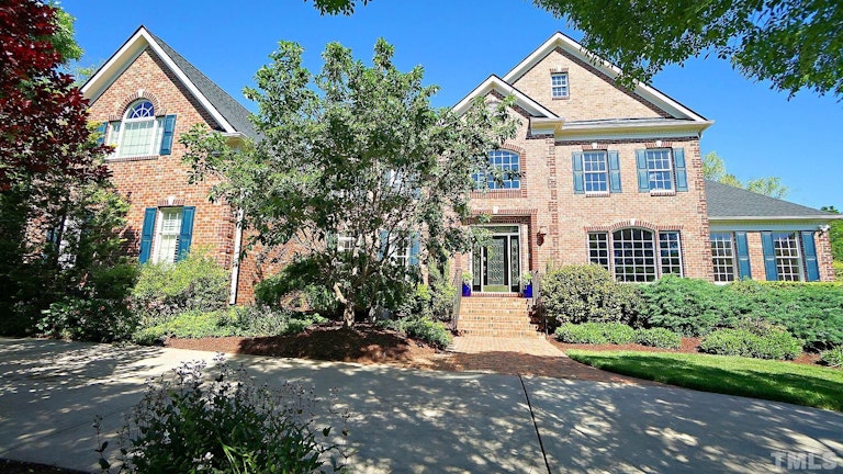 Photo 4 of 50 - 9414 Centerwood Dr, Raleigh, NC 27617