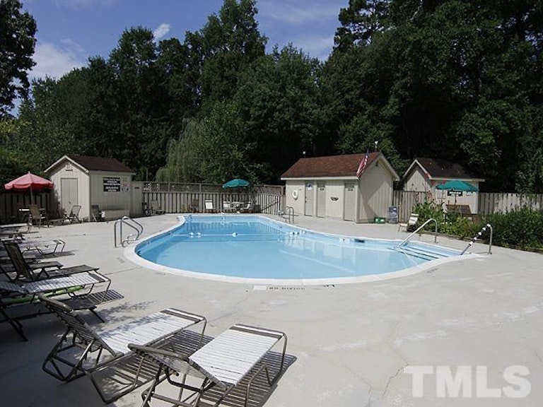 Photo 6 of 14 - 639 Pine Ridge Pl #639, Raleigh, NC 27609