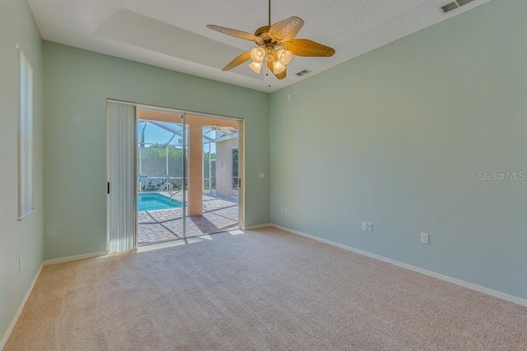 Photo 3 of 25 - 9118 Flagstick Ln, Hudson, FL 34667