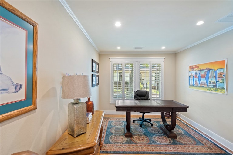 Photo 28 of 39 - 2901 Clearview Dr, Austin, TX 78703