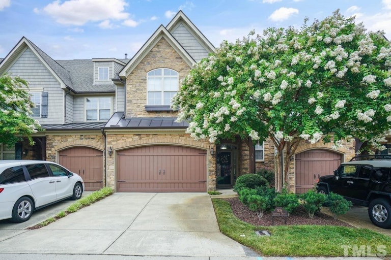 Photo 2 of 41 - 309 Sunstone Dr, Cary, NC 27519