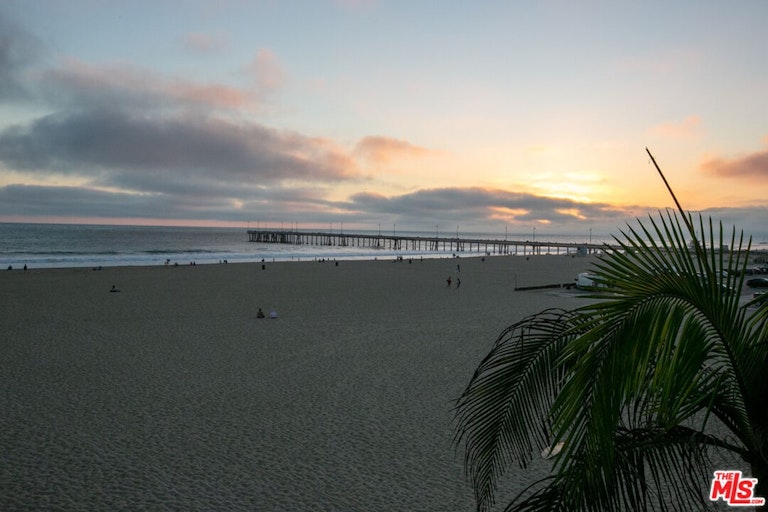 Photo 20 of 20 - 3501 Ocean Front Walk, Marina Del Rey, CA 90292