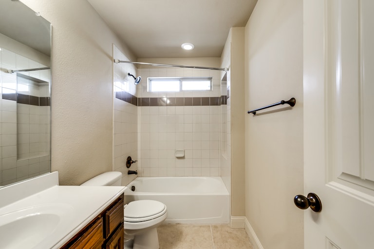 Photo 26 of 31 - 341 Oxford Pl, Prosper, TX 75078