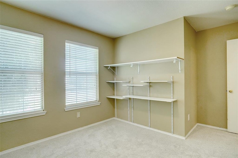 Photo 29 of 34 - 1709 White Dove Ln, Denton, TX 76210