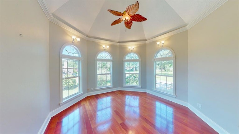 Photo 20 of 39 - 11306 Cedarwood Dr, Humble, TX 77338
