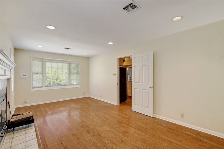 Photo 16 of 26 - 3007 Oakmont Blvd, Austin, TX 78703