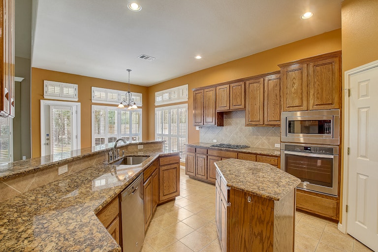 Photo 20 of 33 - 3820 Lagoona Dr, Round Rock, TX 78681