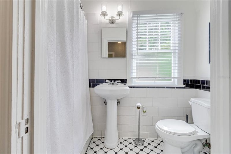 Photo 29 of 43 - 725 S Rushing Ave, Lakeland, FL 33801