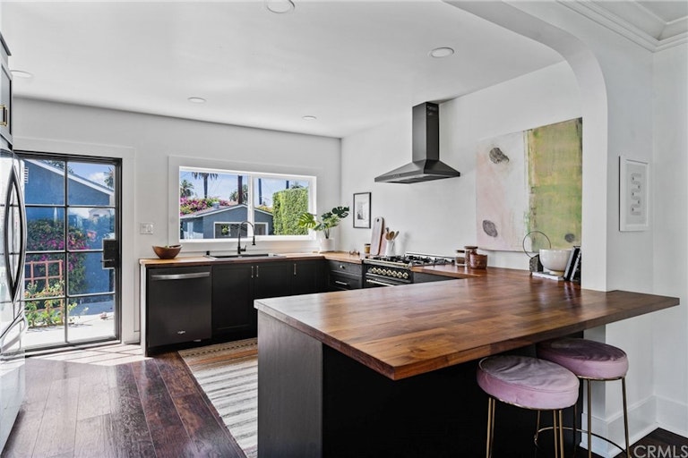Photo 14 of 64 - 2841 S Palm Grove Ave, Los Angeles, CA 90016
