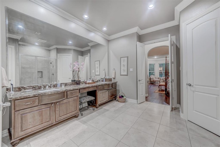 Photo 16 of 31 - 2026 Pecan St, Katy, TX 77494