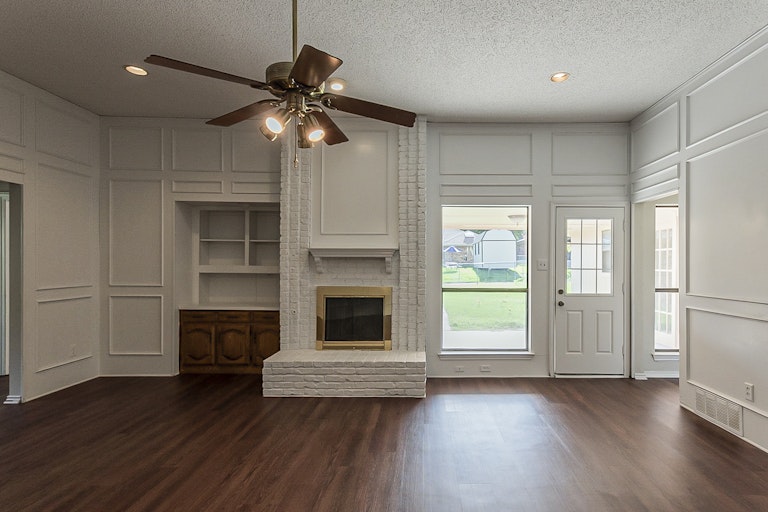 Photo 5 of 29 - 4626 Vineyard Trl, Mesquite, TX 75150