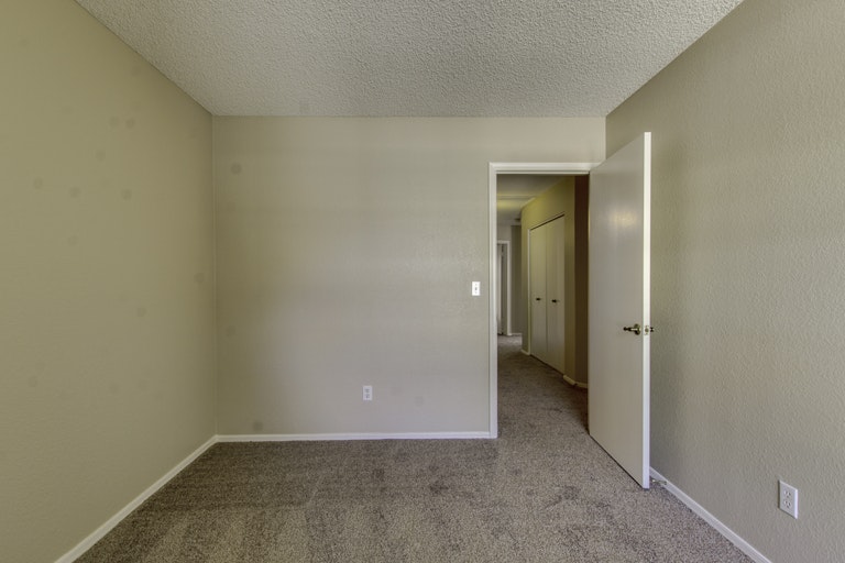 Photo 22 of 32 - 6633 W Cheryl Dr, Glendale, AZ 85302