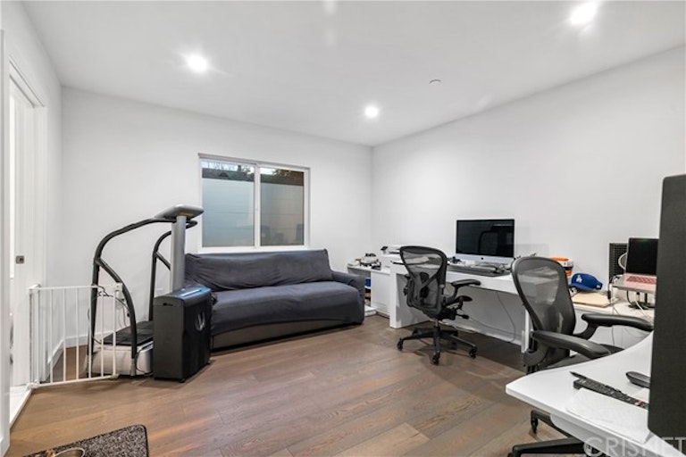 Photo 25 of 58 - 5008 Strohm Ave, North Hollywood, CA 91601