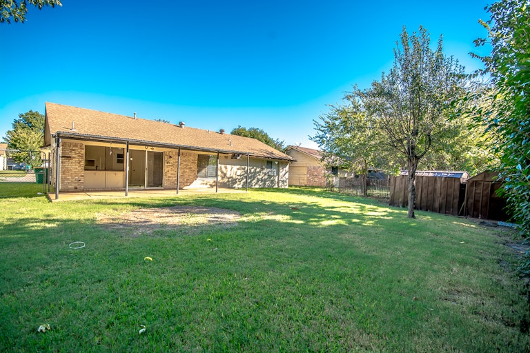 Photo 22 of 23 - 1718 Pebble Beach Dr, Lewisville, TX 75067
