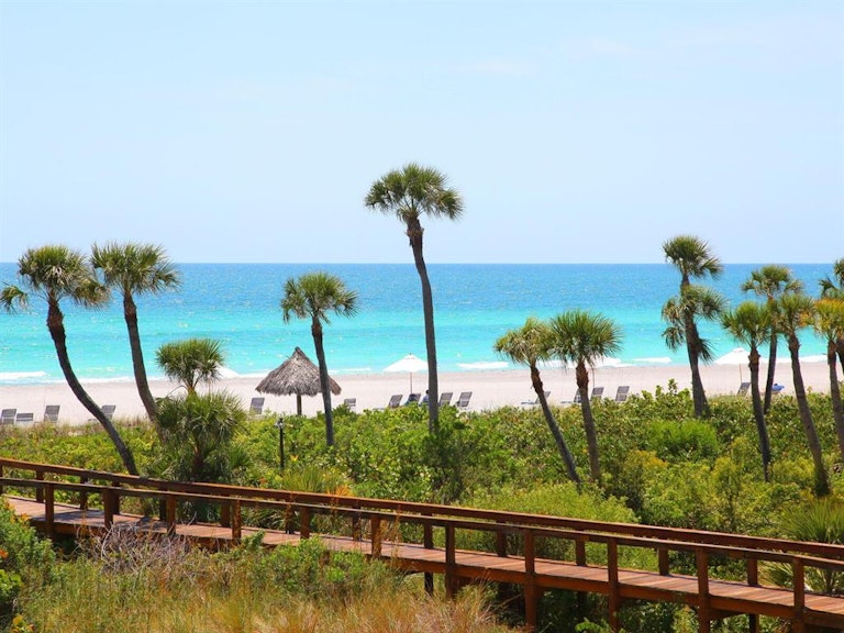 Photo 4 of 39 - 1485 Gulf Of Mexico Dr #103, Longboat Key, FL 34228