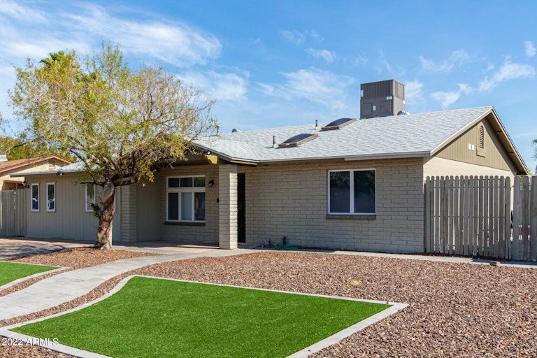 Photo 6 of 29 - 408 E Julie Dr, Tempe, AZ 85283
