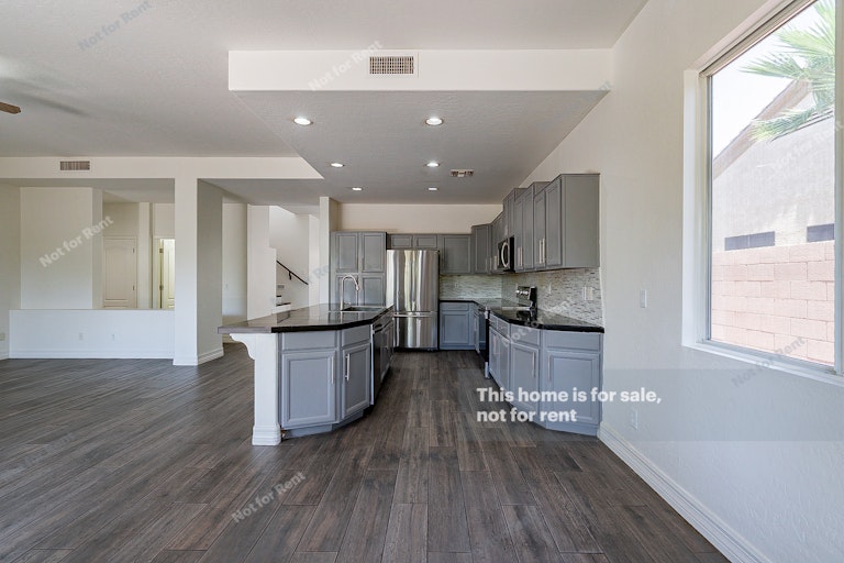 Photo 4 of 45 - 1345 W Washington Ave, Gilbert, AZ 85233