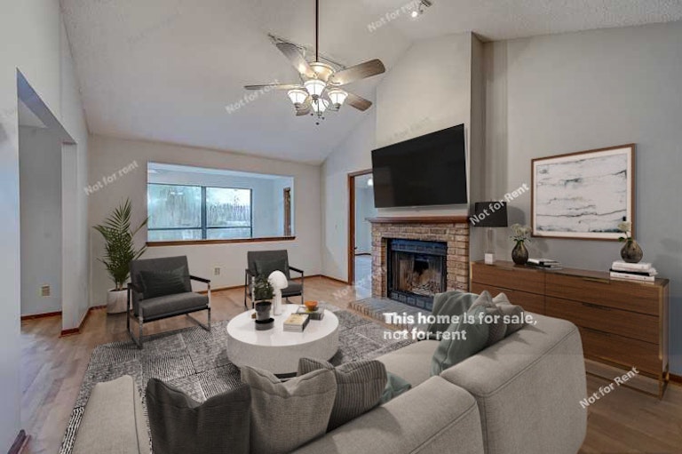 Photo 2 of 35 - 9943 Fawn Ridge Dr, Jacksonville, FL 32256