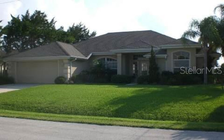 Photo 1 of 7 - 33 Cottonwood Ct, Palm Coast, FL 32137