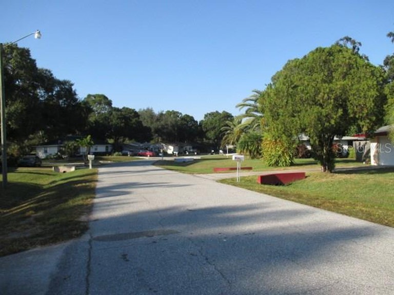 Photo 20 of 21 - 4052 San Luis Dr, Sarasota, FL 34235