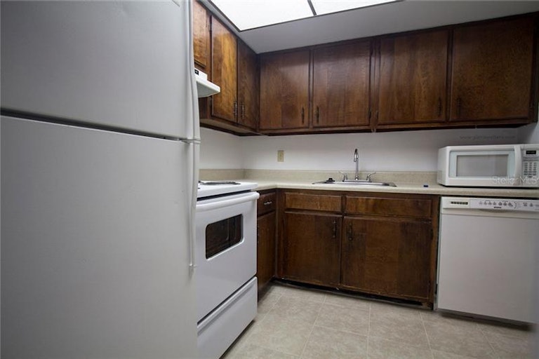Photo 3 of 22 - 5822 16th Ln S #5, Saint Petersburg, FL 33712