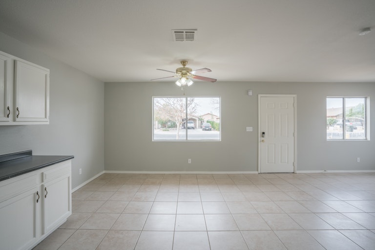 Photo 4 of 23 - 13313 N Poppy St, El Mirage, AZ 85335
