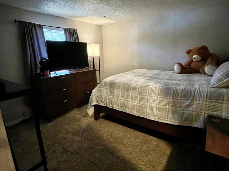 Photo 16 of 26 - 131 N Roe St, Fort Worth, TX 76108