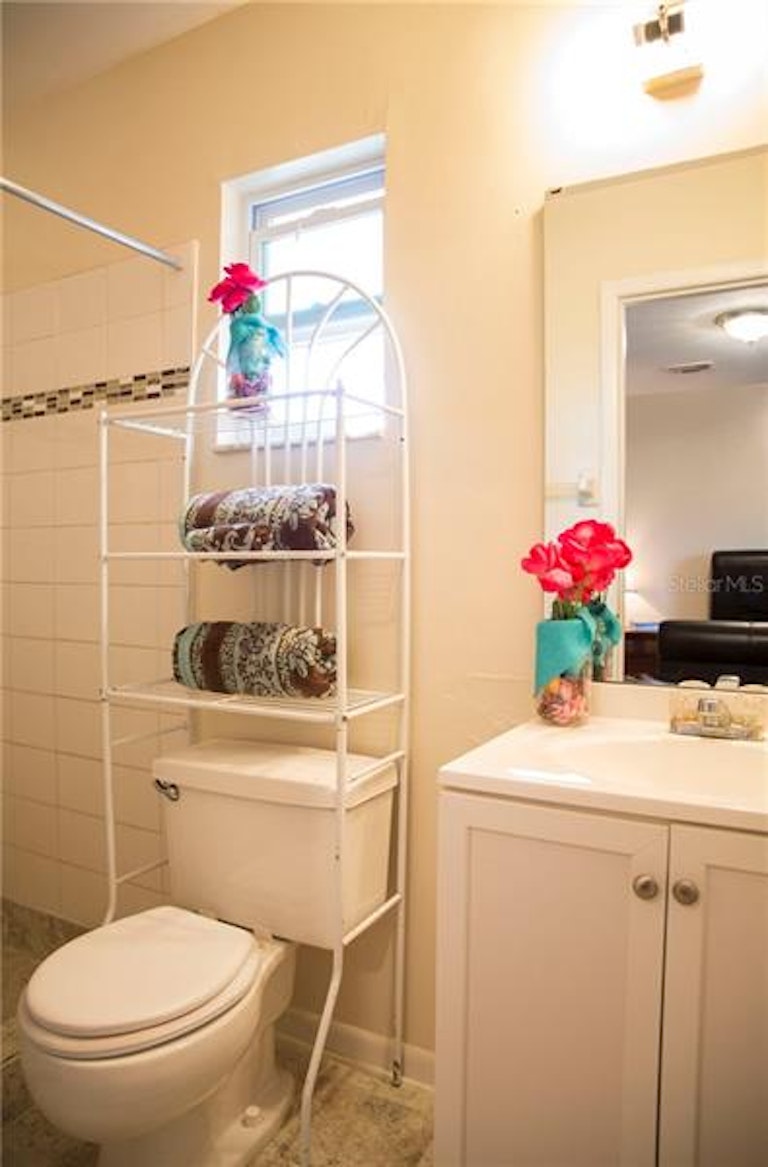 Photo 13 of 17 - 1716 Tallo Way, Orlando, FL 32818