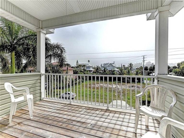 Photo 23 of 25 - 306 56th St, Holmes Beach, FL 34217