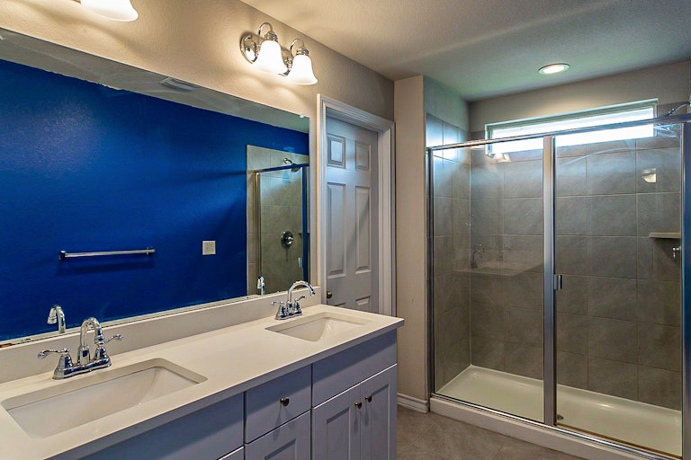 Photo 16 of 22 - 5602 Burr Blf, San Antonio, TX 78266