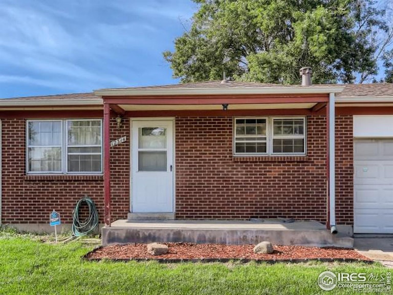 Photo 2 of 22 - 12314 Olmsted Dr, Denver, CO 80239
