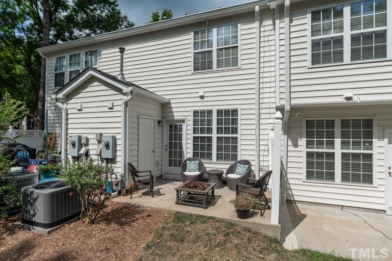 Photo 23 of 24 - 5702 Corbon Crest Ln, Raleigh, NC 27612