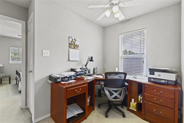 Photo 17 of 32 - 1105 Indian Trail Ct, Roanoke, TX 76262