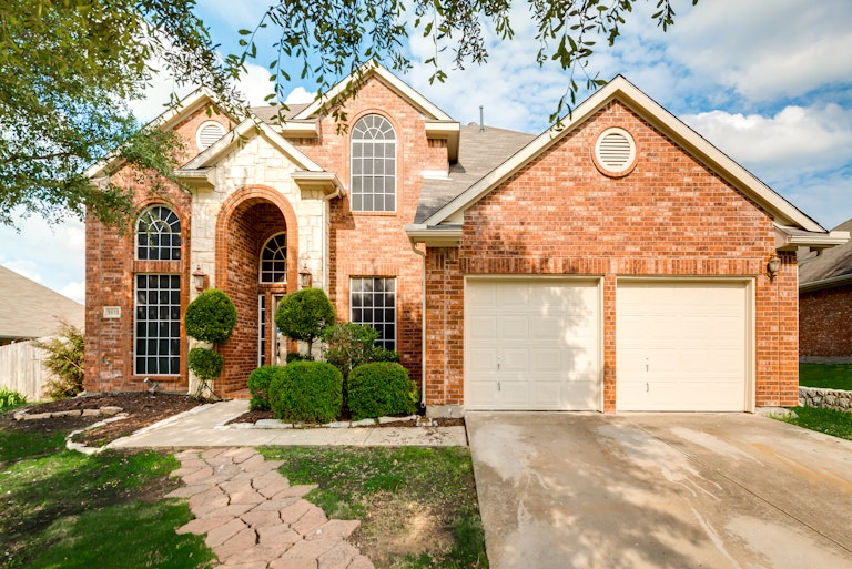 Photo 1 of 37 - 1610 Warrington Way, Forney, TX 75126