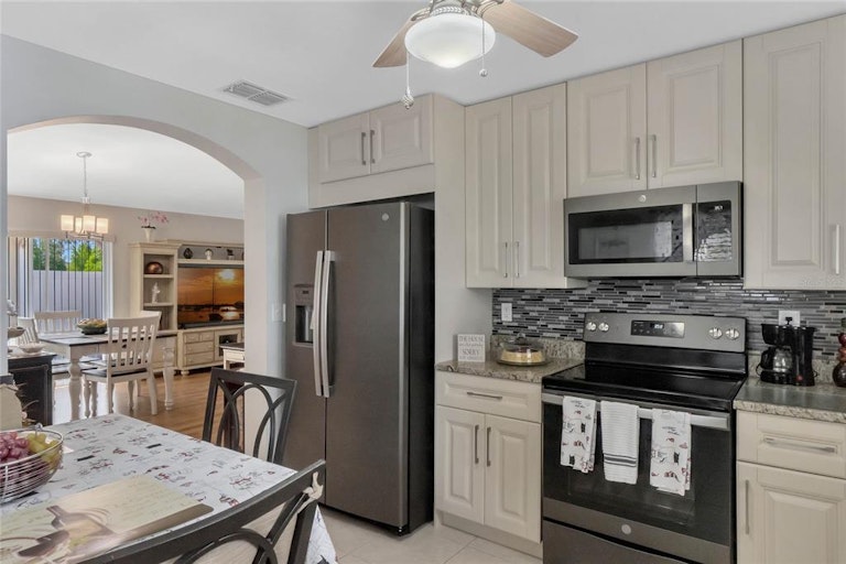Photo 16 of 42 - 3420 Grenville Dr, Winter Haven, FL 33884