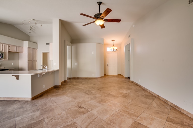 Photo 4 of 27 - 3315 N Sea Pines Cir, Mesa, AZ 85215