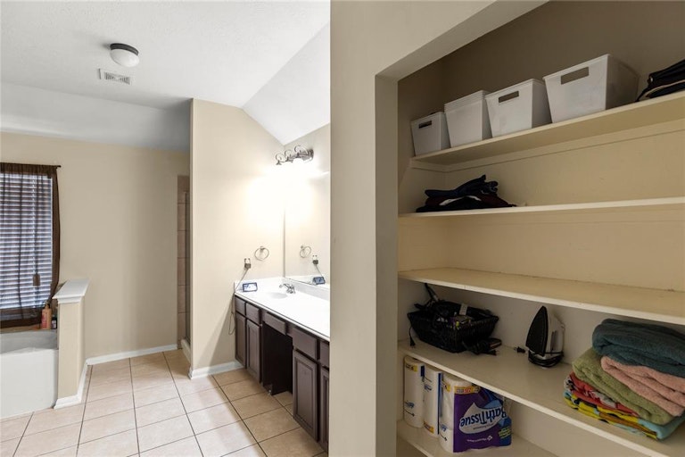 Photo 19 of 32 - 5938 Sugar Field Ln, Katy, TX 77449