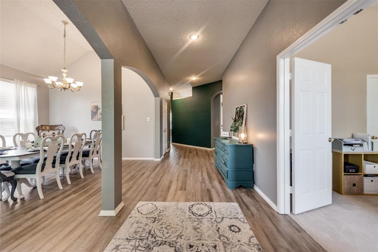 Photo 3 of 27 - 5910 Creek Crossing Ln, Sachse, TX 75048